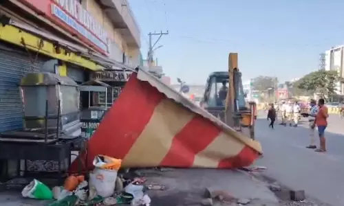 Telangana: एलबी नगर में अतिक्रमण ढहाया गया