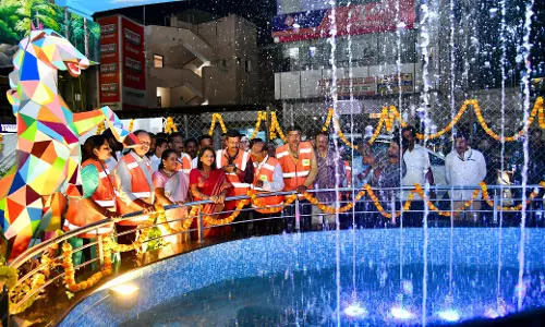 GHMC ने नारायणगुडा में फव्वारा-सजावटी लाइटें खोली