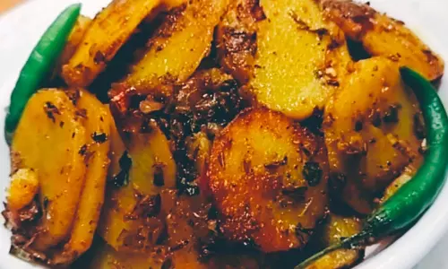 हरीसा-मसालेदार मैकेरल विद जीरा आलू हैश रेसिपी हरीसा-मसालेदार मैकेरल विद जीरा आलू हैश रेसिपी