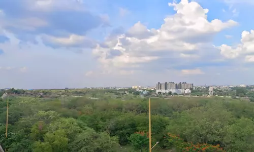 Bengaluru Weather: तापमान, AQI, आर्द्रता और अधिक जानें