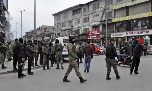 गणतंत्र दिवस से पहले Kashmir घाटी में बहुस्तरीय सुरक्षा व्यवस्था गणतंत्र दिवस से पहले Kashmir घाटी में बहुस्तरीय सुरक्षा व्यवस्था