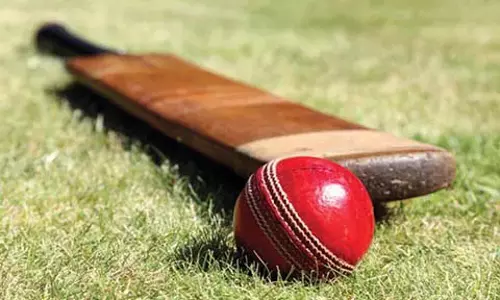 मध्य कश्मीर के Budgam में क्रिकेट मैच के दौरान बल्ले से चोट लगने से व्यक्ति घायल
