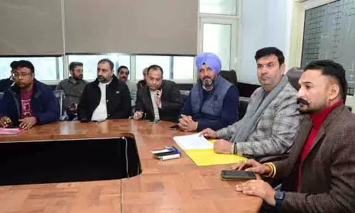 Mayor ने अधिकारियों से शहर को कचरा मुक्त बनाने को कहा
