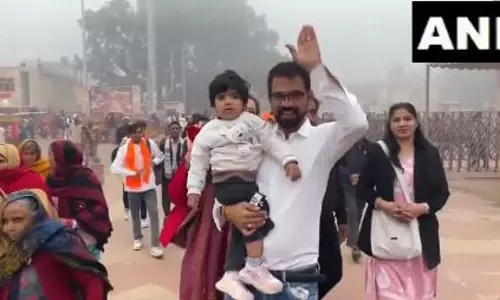 प्राण प्रतिष्ठा की पहली वर्षगांठ पर Ayodhya में हजारों लोग उमड़े
