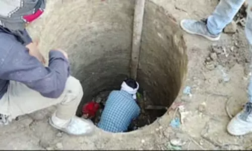 संभल में मिला एक और प्राचीन कूप, अतिक्रमण हटाने का काम जारी