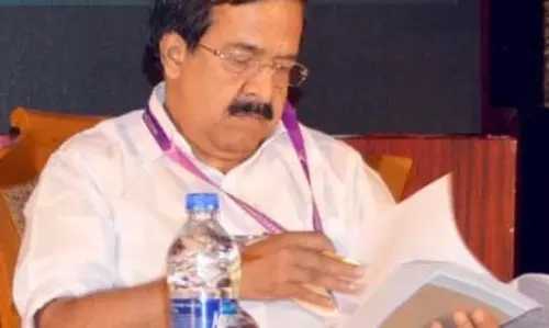 कांग्रेस के नेतृत्व वाले विपक्ष ने केरल विधानसभा में PPE किट, शराब बनाने के घोटाले का मुद्दा उठाया
