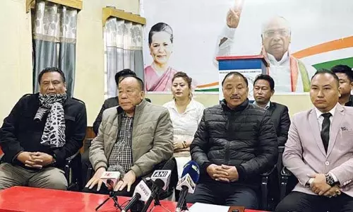 NPP के 15 वरिष्ठ सदस्य कांग्रेस में शामिल हुए