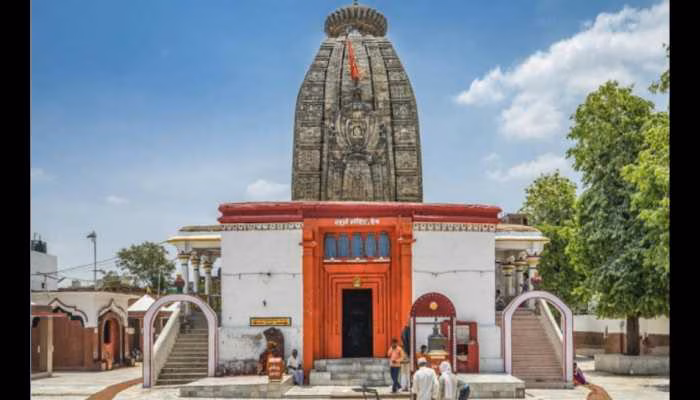 Suryadev Mandir: भगवान सूर्य का अनोखा मंदिर जहां दर्शन से दूर होता है कुष्ठ Suryadev Mandir: भगवान सूर्य का अनोखा मंदिर जहां दर्शन से दूर होता है कुष्ठ
