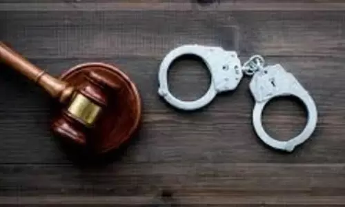Usgao में 500 रुपये के विवाद में पेंटर पर जानलेवा हमला करने के आरोप में पिता-पुत्र गिरफ्तार Usgao में 500 रुपये के विवाद में पेंटर पर जानलेवा हमला करने के आरोप में पिता-पुत्र गिरफ्तार