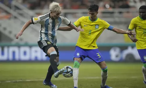 Man City ने $36 मिलियन में किशोर पाल्मेरास डिफेंडर विटोर रीस के साथ अनुबंध किया