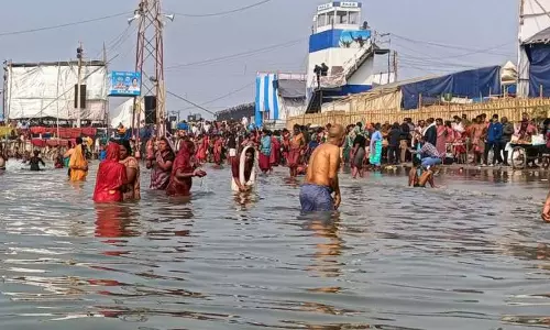 Mahakumbh 2025 : कुंभ में डुबकी लगाने से धुल जाते हैं पाप, जाने पौराणिक कथा Mahakumbh 2025 : कुंभ में डुबकी लगाने से धुल जाते हैं पाप, जाने पौराणिक कथा