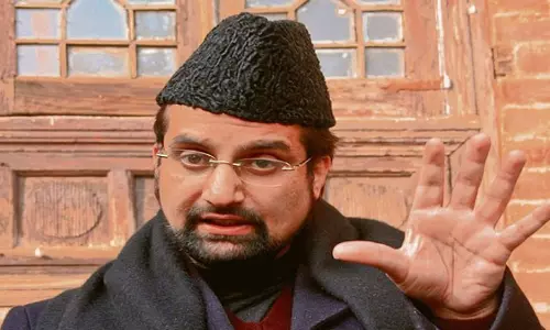 मीरवाइज उमर फारूक के नेतृत्व में प्रतिनिधिमंडल वक्फ बिल पैनल के प्रमुख पाल से मुलाकात करेगा मीरवाइज उमर फारूक के नेतृत्व में प्रतिनिधिमंडल वक्फ बिल पैनल के प्रमुख पाल से मुलाकात करेगा