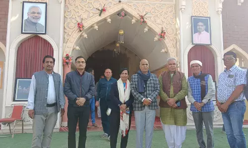 Jaipur: जन स्वास्थ्य अभियांत्रिकी मंत्री ने आस्था के महाकुंभ में लगाई डुबकी Jaipur: जन स्वास्थ्य अभियांत्रिकी मंत्री ने आस्था के महाकुंभ में लगाई डुबकी