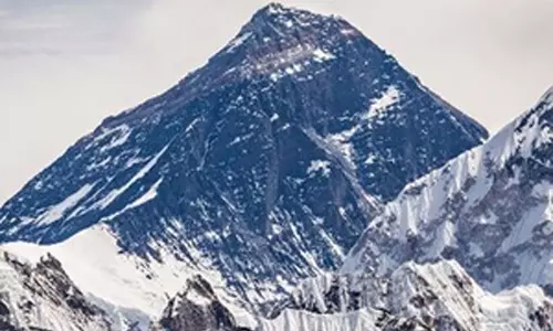 माउंट एवरेस्ट पर चढ़ाई के लिए अब देने पड़ेंगे ज्यादा पैसे, नेपाल ने बढ़ाया परमिट शुल्क माउंट एवरेस्ट पर चढ़ाई के लिए अब देने पड़ेंगे ज्यादा पैसे, नेपाल ने बढ़ाया परमिट शुल्क