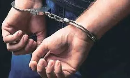 उल्हासनगर में 2 और बांग्लादेशी गिरफ्तार, क्राइम ब्रांच और पुलिस ने की कार्रवाई उल्हासनगर में 2 और बांग्लादेशी गिरफ्तार, क्राइम ब्रांच और पुलिस ने की कार्रवाई