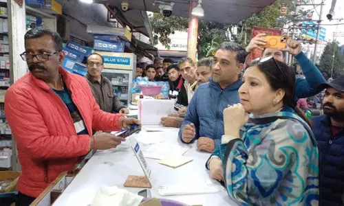ADM ने मेडिकल दुकानों का निरीक्षण किया, उल्लंघन करने पर लाइसेंस निलंबित