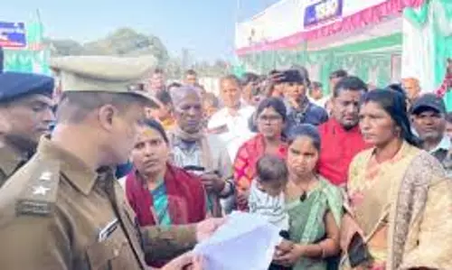 Ramgarh: जन शिकायत समाधान कार्यक्रम में एसपी ने सुनी लोगों की समस्याएं