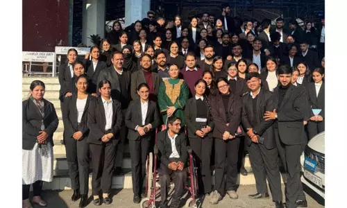 JU लॉ स्कूल ने छात्रों के अनुभवात्मक शिक्षण के लिए कोर्ट विजिट का आयोजन किया JU लॉ स्कूल ने छात्रों के अनुभवात्मक शिक्षण के लिए कोर्ट विजिट का आयोजन किया
