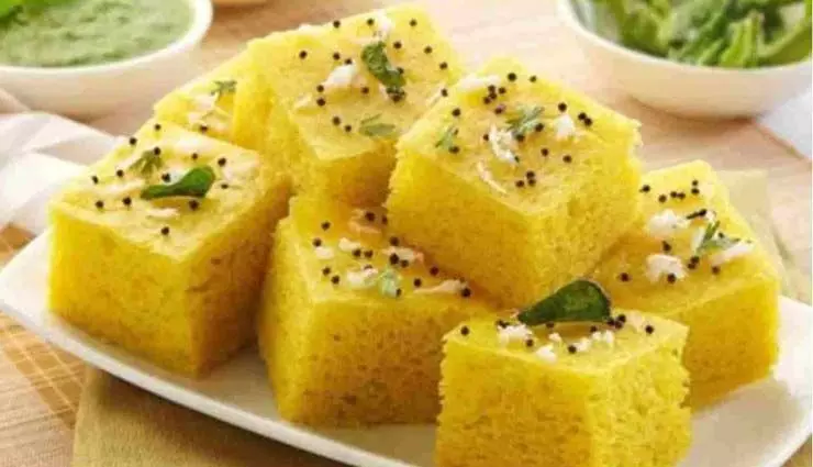 Besan Dhokla:  अपनों को खिलाना चाहते हैं कुछ अलग तो ये है बेस्ट ऑप्श