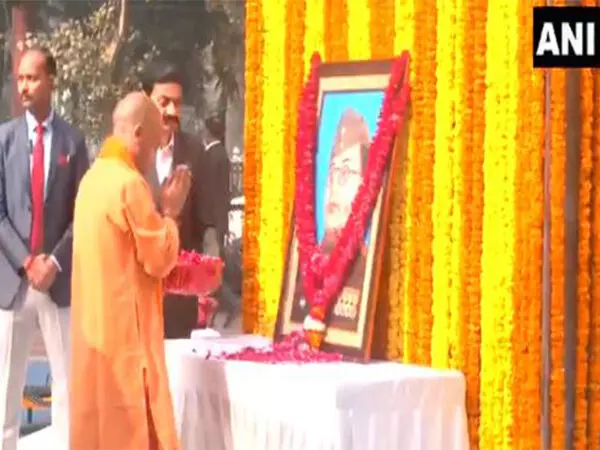 CM Yogi ने सुभाष चंद्र बोस को उनकी जयंती पर श्रद्धांजलि दी