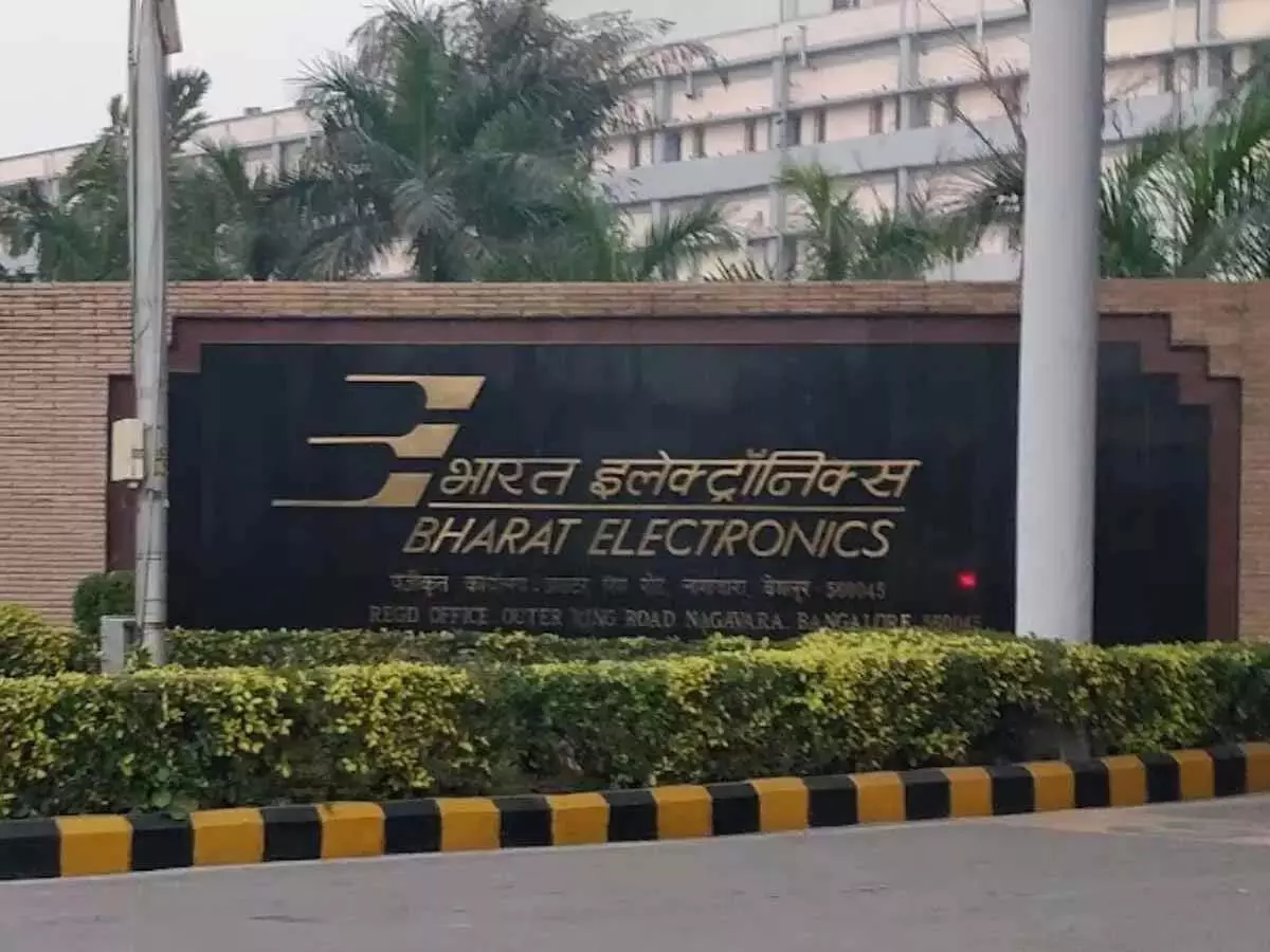 Bharat Electronics शेयर की कीमत में 1.65% ऊपर Bharat Electronics शेयर की कीमत में 1.65% ऊपर