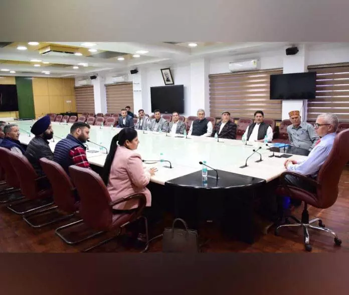 Jammu: जन मुद्दों को उठाने के लिए कई प्रतिनिधिमंडलों ने मुख्यमंत्री से मुलाकात की