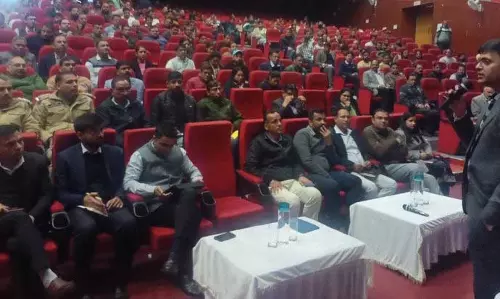 Officials ई-ऑफिस प्रणाली के पक्ष में