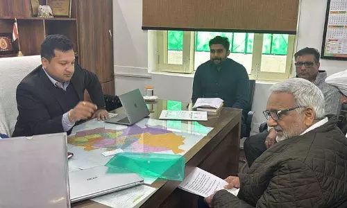 Haryana : कांग्रेस विधायक ने नगर निगम आयुक्त के समक्ष लंबित कार्यों का मुद्दा उठाया Haryana : कांग्रेस विधायक ने नगर निगम आयुक्त के समक्ष लंबित कार्यों का मुद्दा उठाया