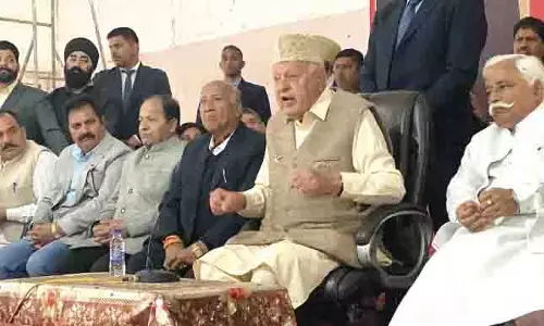 फारूक अब्दुल्ला ने एनसी कार्यकर्ताओं से पंचायत चुनावों की तैयारी करने को कहा फारूक अब्दुल्ला ने एनसी कार्यकर्ताओं से पंचायत चुनावों की तैयारी करने को कहा