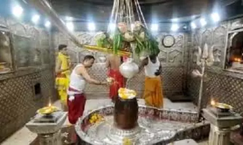 Ujjain:  महाकालेश्वर मंदिर की भस्म आरती के दौरान मोबाइल पर प्रतिबंध