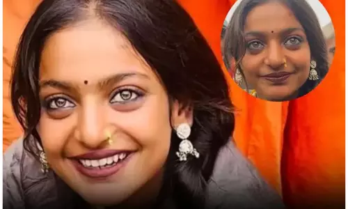 Viral Girl Monalisa: छाई महाकुंभ की वायरल गर्ल मोनालिसा, नीली आंखों वाली सुंदरी की खुली किस्मत
