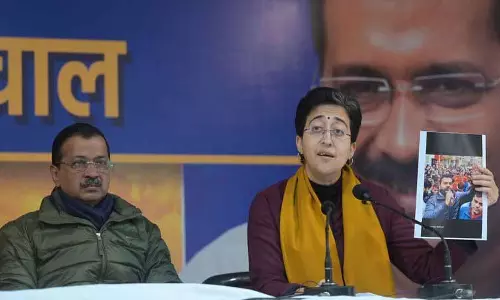केजरीवाल ने मध्यम वर्ग के लिए आप का 7 सूत्री घोषणापत्र जारी किया केजरीवाल ने मध्यम वर्ग के लिए आप का 7 सूत्री घोषणापत्र जारी किया