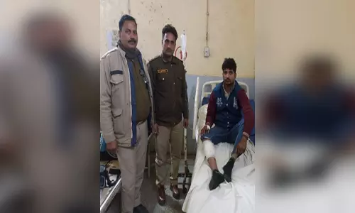 पुलिस ने मुठभेड़ में 25 हजार के इनामी बदमाश को गिरफ्तार किया पुलिस ने मुठभेड़ में 25 हजार के इनामी बदमाश को गिरफ्तार किया