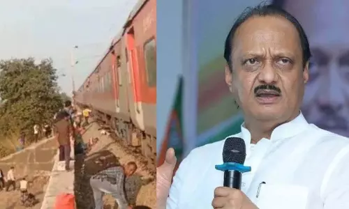 जलगांव ट्रेन हादसा: अजित पवार ने बताई जलगांव ट्रेन हादसे की वजह जलगांव ट्रेन हादसा: अजित पवार ने बताई जलगांव ट्रेन हादसे की वजह