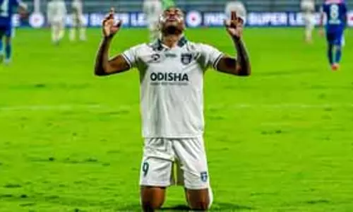 ISL 2024-25: Odisha FC ने पिछड़ने के बाद वापसी करते हुए बेंगलुरु एफसी को 3-2 से हराया ISL 2024-25: Odisha FC ने पिछड़ने के बाद वापसी करते हुए बेंगलुरु एफसी को 3-2 से हराया