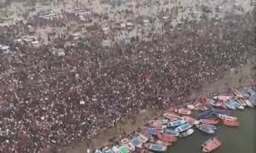 Prayagraj: महाकुंभ में अब तक 9.73 करोड़ श्रद्धालुओं ने लगाई आस्था की डुबकी Prayagraj: महाकुंभ में अब तक 9.73 करोड़ श्रद्धालुओं ने लगाई आस्था की डुबकी