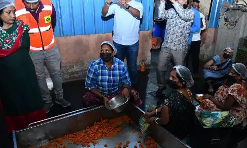 Telangana: खाद्य दुकानों की अचानक जांच में कई खामियां पाई