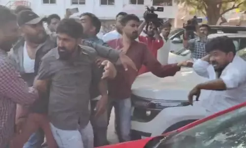 Telangana युवा कांग्रेस की बैठक में हिंसक झड़प हुई