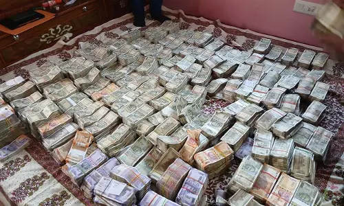 ससुराल में भी काली कमाई छिपा रखा है DEO, वहां भी पड़ी रेड