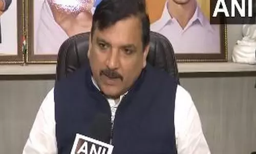 संजय सिंह ने पार्टी कार्यकर्ताओं के घरों पर बिना नोटिस या FIR के छापे मारे जाने का आरोप लगाया संजय सिंह ने पार्टी कार्यकर्ताओं के घरों पर बिना नोटिस या FIR के छापे मारे जाने का आरोप लगाया