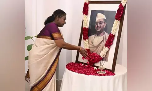 Murmu ने नेताजी सुभाष चंद्र बोस की जयंती पर उन्हें पुष्पांजलि अर्पित की