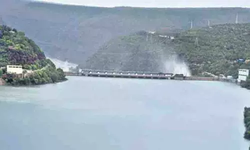 Nagarjuna Sagar बांध में तेलंगाना, आंध्र प्रदेश के लिए सिर्फ 150 TMC पानी Nagarjuna Sagar बांध में तेलंगाना, आंध्र प्रदेश के लिए सिर्फ 150 TMC पानी
