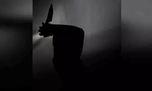 Hyderabad: पत्नी की हत्या कर शव के टुकड़े कर, प्रेशर कुकर में पकाए टुकड़े Hyderabad: पत्नी की हत्या कर शव के टुकड़े कर, प्रेशर कुकर में पकाए टुकड़े