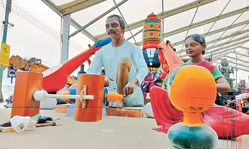 Andhra: गणतंत्र दिवस परेड में एतिकोप्पाका गुड़ियों की परेड Andhra: गणतंत्र दिवस परेड में एतिकोप्पाका गुड़ियों की परेड