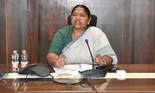 Peerzadiguda में डंपिंग यार्ड को लेकर सीताक्का का विरोध Peerzadiguda में डंपिंग यार्ड को लेकर सीताक्का का विरोध