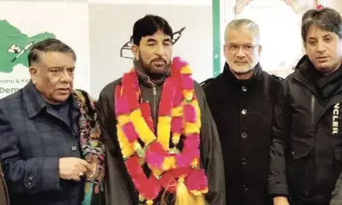 पूर्व ट्रेड यूनियन नेता PDP में शामिल पूर्व ट्रेड यूनियन नेता PDP में शामिल