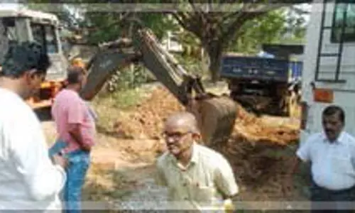 Varkhandem में कथित तौर पर सार्वजनिक शौचालय गायब होने पर विवाद छिड़ा Varkhandem में कथित तौर पर सार्वजनिक शौचालय गायब होने पर विवाद छिड़ा