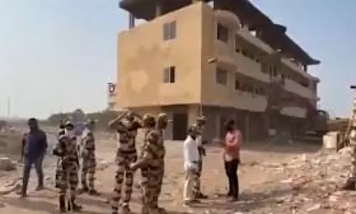 महाराष्ट्र : नालासोपारा में 34 अवैध इमारतों पर चला बुलडोजर
