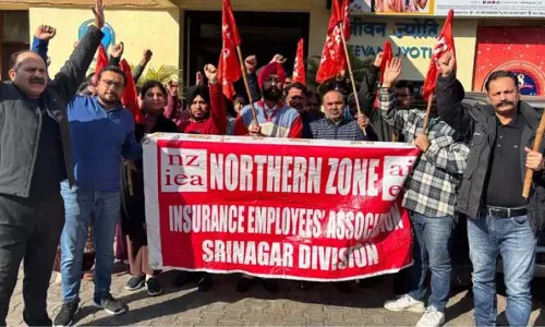 LIC कर्मचारियों ने वर्ग 3-4 में भर्ती की मांग की