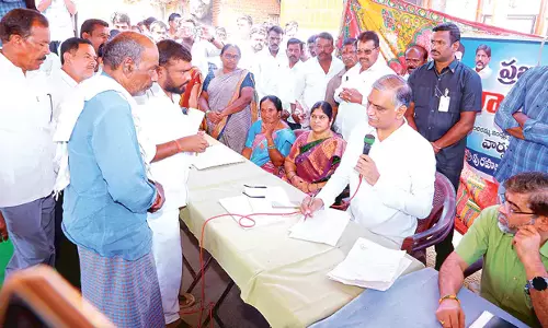 Telangana: अकेले गडीचेरलापल्ली में 43 किसानों को ऋण माफी नहीं दी गई Telangana: अकेले गडीचेरलापल्ली में 43 किसानों को ऋण माफी नहीं दी गई
